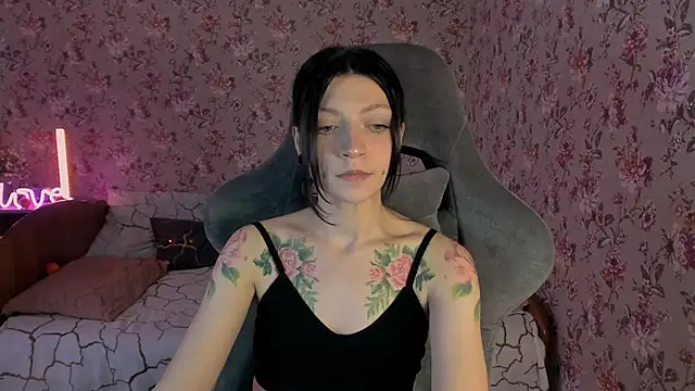 Lolly Haze online show from 11/13/25, 04:00