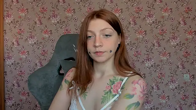 Snapshot of Lolly_Haze chatting on 06/19/26, 04:17 Lolly Haze online show from 06/19/26, 04:17