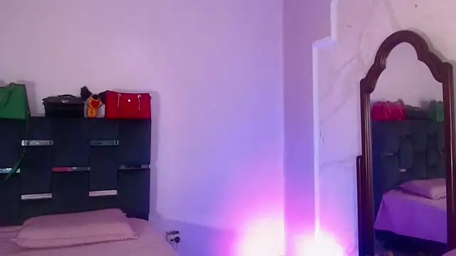 Snapshot of sexy-luna-star-ts chatting on 11/02/25, 09:50 sexy-luna-star-ts online show from 11/02/25, 09:50