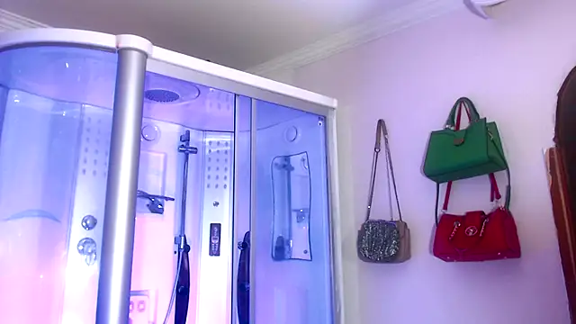 Snapshot of sexy-luna-star-ts chatting on 11/06/25, 10:43 sexy-luna-star-ts online show from 11/06/25, 10:43