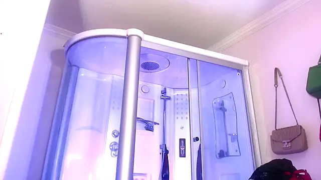 Snapshot of sexy-luna-star-ts chatting on 11/07/25, 08:09 sexy-luna-star-ts online show from 11/07/25, 08:09