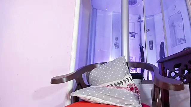 Snapshot of sexy-luna-star-ts chatting on 12/03/25, 06:28 sexy-luna-star-ts online show from 12/03/25, 06:28