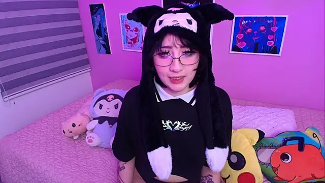 Snapshot of Miwa_violet chatting on 12/14/25, 02:06 Miwa violet online show from 12/14/25, 02:06