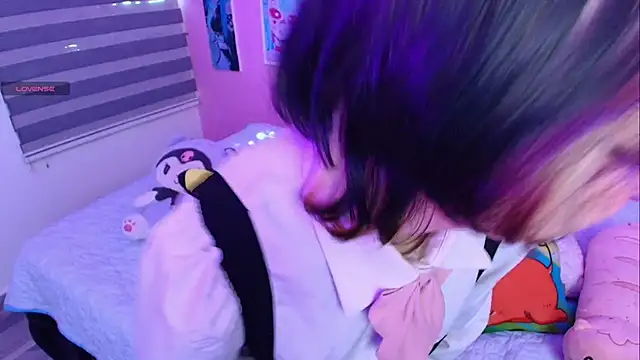 Snapshot of Miwa_violet chatting on 12/19/25, 07:54 Miwa violet online show from 12/19/25, 07:54