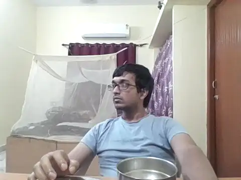 THE NAKED BOY online show from 02/04/26, 12:44