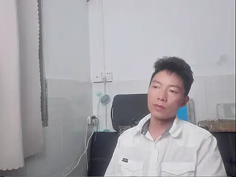 Snapshot of xhqds chatting on 12/11/24, 01:28 xhqds online show from 12/11/24, 01:28