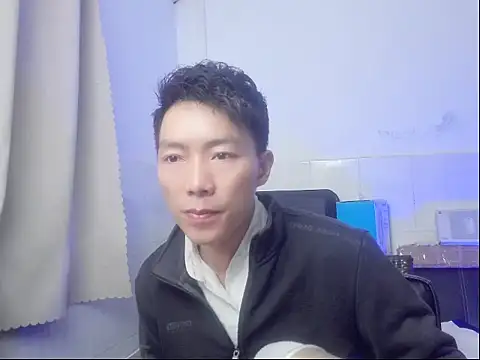 Snapshot of xhqds chatting on 12/12/24, 10:24 xhqds online show from 12/12/24, 10:24