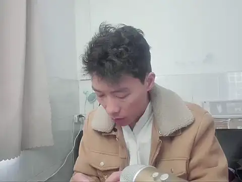 Snapshot of xhqds chatting on 12/15/24, 06:40 xhqds online show from 12/15/24, 06:40