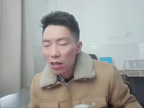 Snapshot of xhqds chatting on 12/24/24, 05:05 xhqds online show from 12/24/24, 05:05