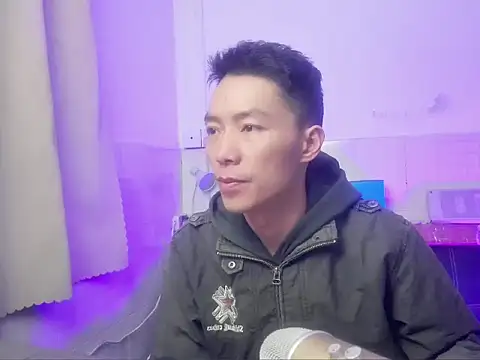 Snapshot of xhqds chatting on 12/28/24, 03:04 xhqds online show from 12/28/24, 03:04