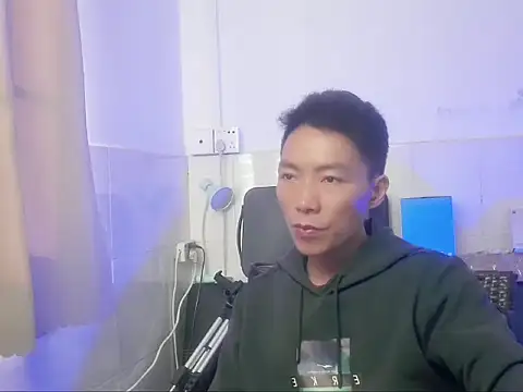 Snapshot of xhqds chatting on 12/31/24, 07:31 xhqds online show from 12/31/24, 07:31