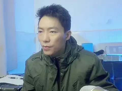 Snapshot of xhqds chatting on 02/06/25, 12:48 xhqds online show from 02/06/25, 12:48