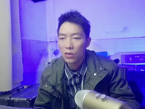 Snapshot of xhqds chatting on 02/09/25, 12:41 xhqds online show from 02/09/25, 12:41