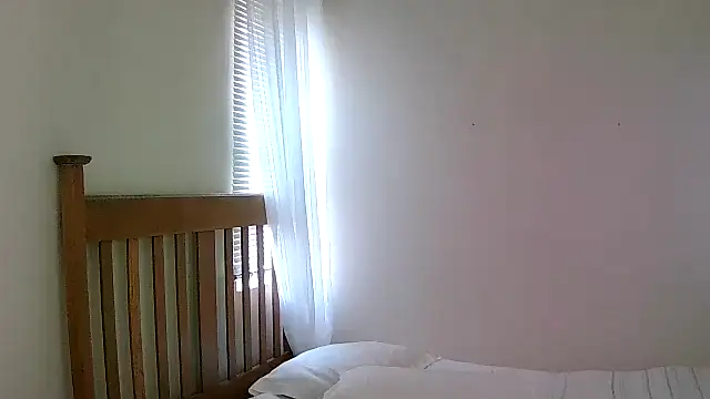 Snapshot of Miahotmilf chatting on 02/22/25, 04:40 Miahotmilf online show from 02/22/25, 04:40