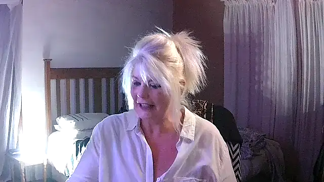 Miahotmilf online show from 01/10/26, 08:10