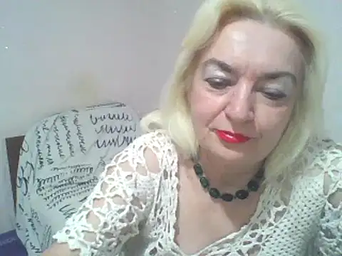 Snapshot of Meri798 chatting on 09/11/25, 08:20 Meri798 online show from 09/11/25, 08:20