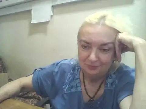 Snapshot of Meri798 chatting on 09/16/25, 06:42 Meri798 online show from 09/16/25, 06:42