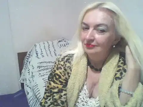 Snapshot of Meri798 chatting on 09/27/25, 07:52 Meri798 online show from 09/27/25, 07:52