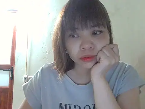 Angela-Eira online show from 10/28/25, 09:17