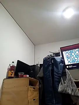 Snapshot of weedmanhot28 chatting on 03/05/25, 12:05 weedmanhot28 online show from 03/05/25, 12:05