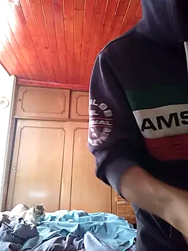 Snapshot of weedmanhot28 chatting on 09/14/25, 01:32 weedmanhot28 online show from 09/14/25, 01:32