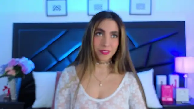 SophieCarther online show from 12/04/25, 12:25