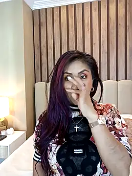 MonicaMoret online show from 03/18/25, 12:03