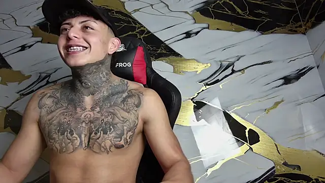 Snapshot of Kevin22_222 chatting on 01/30/25, 02:06 Kevin22 222 online show from 01/30/25, 02:06