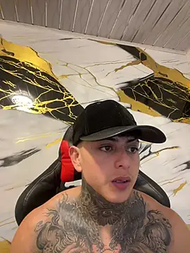 Snapshot of Kevin22_222 chatting on 02/08/25, 09:25 Kevin22 222 online show from 02/08/25, 09:25