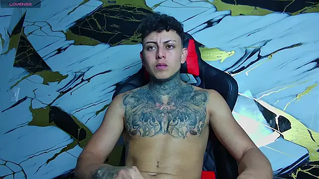 Snapshot of Kevin22_222 chatting on 02/11/25, 03:08 Kevin22 222 online show from 02/11/25, 03:08