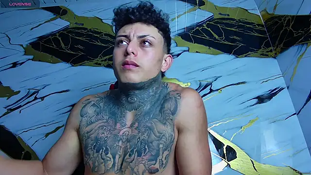 Snapshot of Kevin22_222 chatting on 02/11/25, 11:54 Kevin22 222 online show from 02/11/25, 11:54