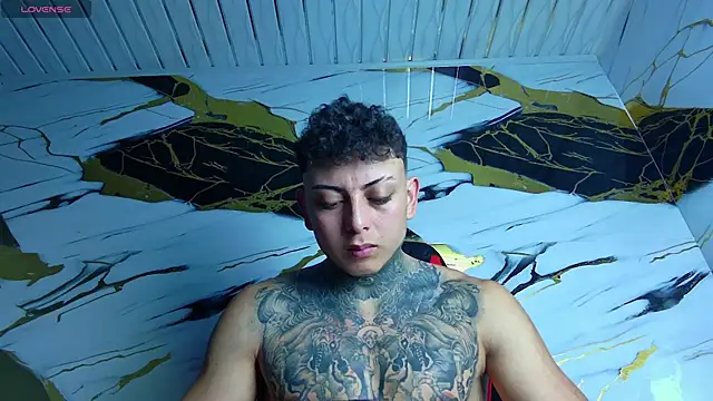 Snapshot of Kevin22_222 chatting on 03/01/25, 03:10 Kevin22 222 online show from 03/01/25, 03:10