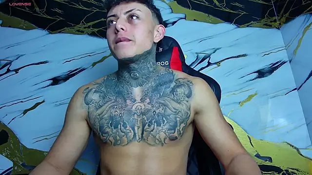 Snapshot of Kevin22_222 chatting on 03/01/25, 06:13 Kevin22 222 online show from 03/01/25, 06:13