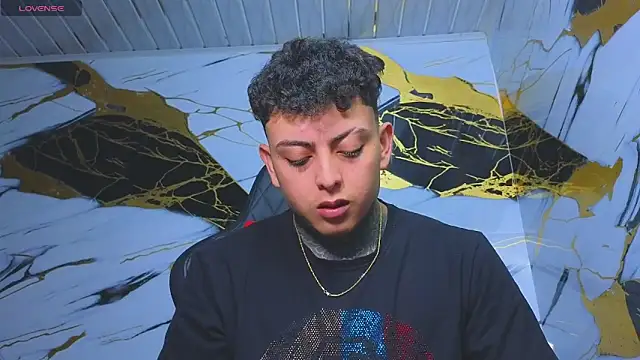 Snapshot of Kevin22_222 chatting on 10/03/25, 03:47 Kevin22 222 online show from 10/03/25, 03:47