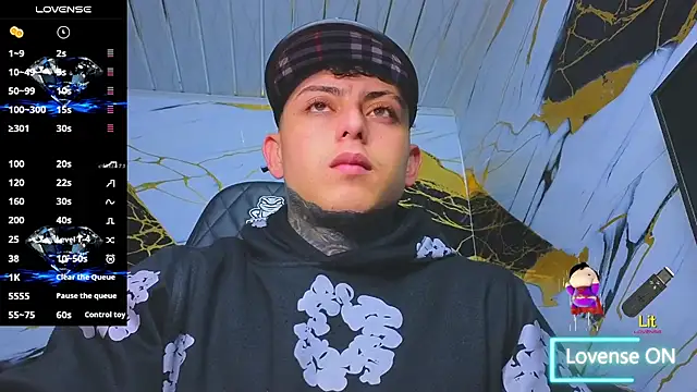 Snapshot of Kevin22_222 chatting on 10/19/25, 06:14 Kevin22 222 online show from 10/19/25, 06:14