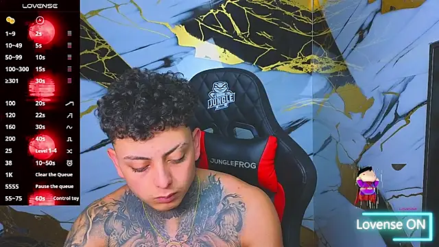 Snapshot of Kevin22_222 chatting on 11/11/25, 03:06 Kevin22 222 online show from 11/11/25, 03:06