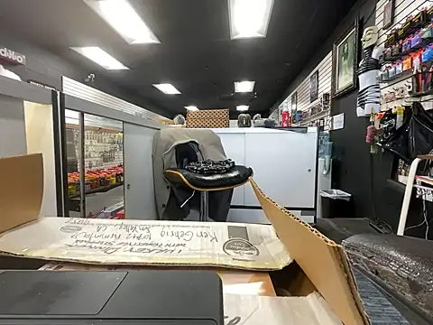 Snapshot of RawRyder8 chatting on 12/21/24, 10:19 RawRyder8 online show from 12/21/24, 10:19