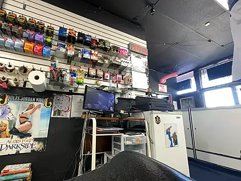 Snapshot of RawRyder8 chatting on 01/21/25, 10:08 RawRyder8 online show from 01/21/25, 10:08