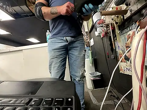 Snapshot of RawRyder8 chatting on 01/14/26, 03:01 RawRyder8 online show from 01/14/26, 03:01