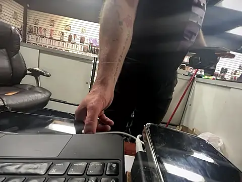 Snapshot of RawRyder8 chatting on 04/08/26, 03:17 RawRyder8 online show from 04/08/26, 03:17