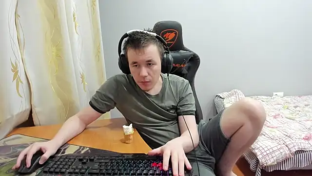 iliaskrislove online show from 11/18/25, 02:39