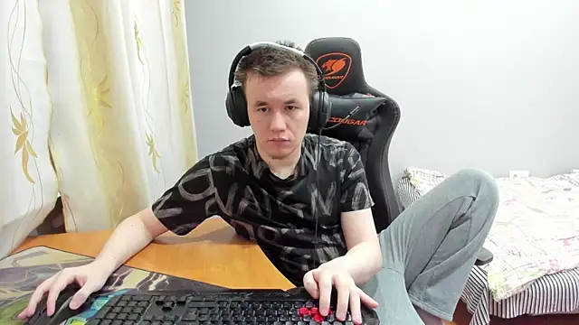 iliaskrislove online show from 11/19/25, 04:12