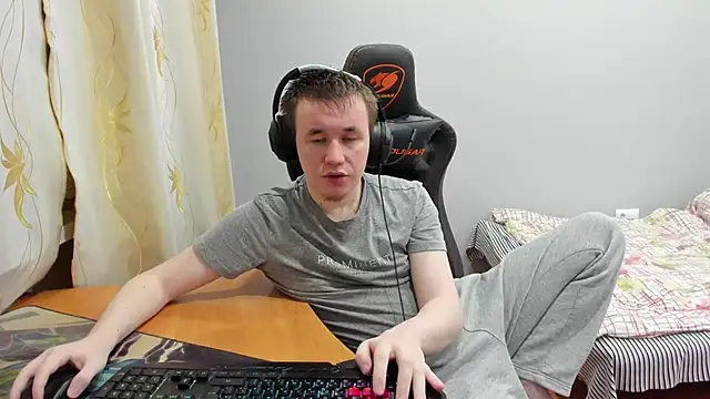 iliaskrislove online show from 11/24/25, 02:28