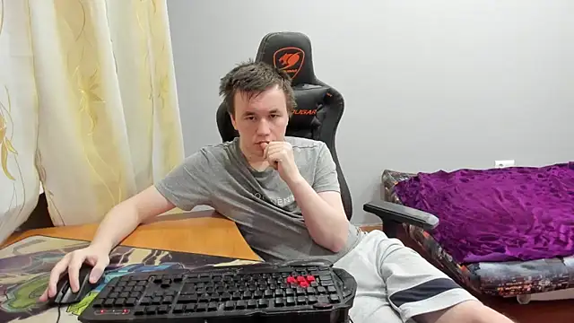 iliaskrislove online show from 12/15/25, 01:54