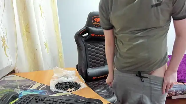 iliaskrislove online show from 12/21/25, 09:11