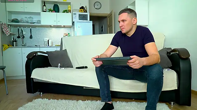 littlesweettifany online show from 12/04/24, 10:02