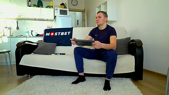 littlesweettifany online show from 12/18/24, 08:53