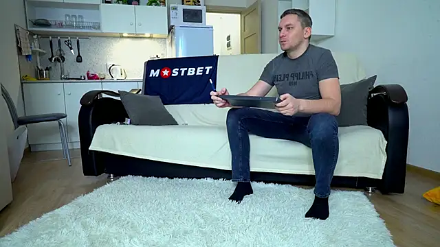 littlesweettifany online show from 12/21/24, 09:12