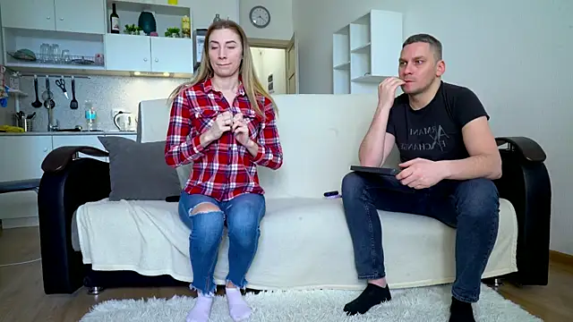 littlesweettifany online show from 03/17/25, 12:46