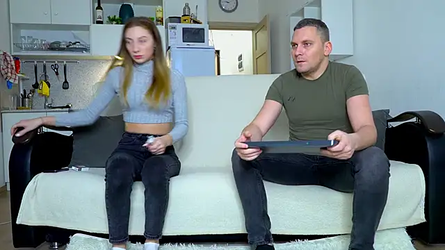 littlesweettifany online show from 12/04/25, 11:19